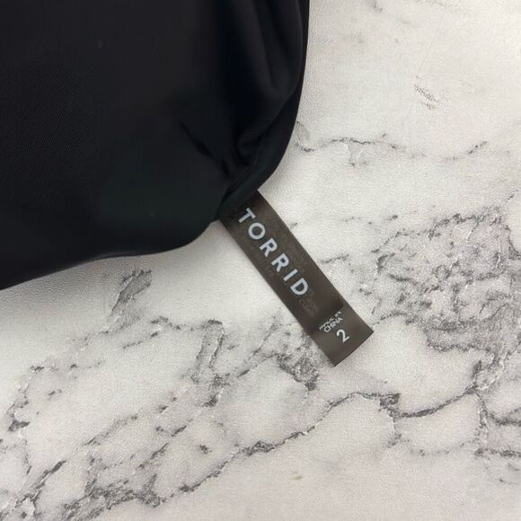 Torrid Wireless Straight Flounce Bikini Top 2 - Picture 3 of 4